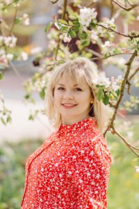 Maria Liskiewicz - Nigdy nie było problemu z pójściem do toalety na małe. A potem przebiła się i się zaczęło… Mogłam się śmiać – i przez przypadek, przepraszam, zobaczyć mokre spodnie. Specjalista doradził mi Urigan. Nie ufam specjalistom i postanowiłam przetestować ten środek od znajomej. Powiedziała, że środek jest dobry i bezpieczny. Kiedy odebrałam opakowanie, mój urlop chorobowy już się skończył.